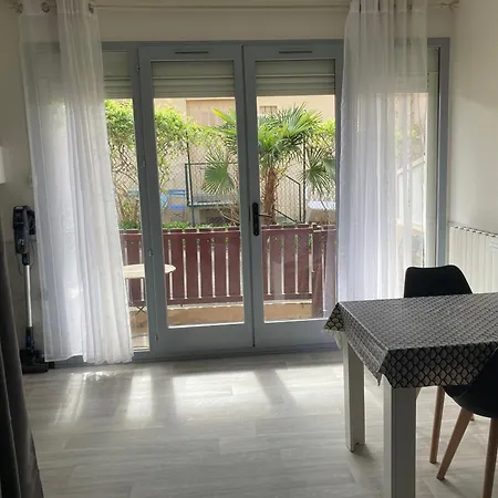 Le Beaulieu T1 Bis Rdc Classe 3 Etoiles Avec Parking A Barbotan アパート Cazaubon